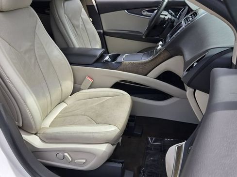 Used 2019 Lincoln Nautilus Reserve FWD image 15