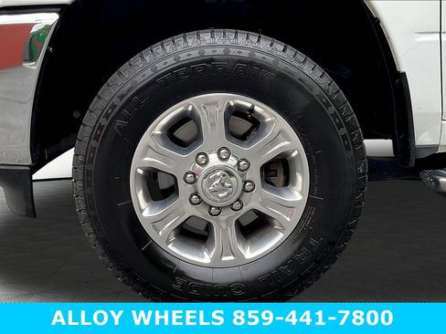 Used 2024 RAM 2500 Big Horn AWD/4WD image 10
