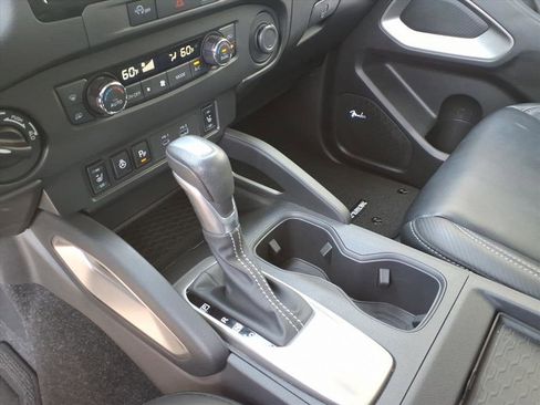 Used 2024 Nissan Frontier SL w/ Technology Package image 11