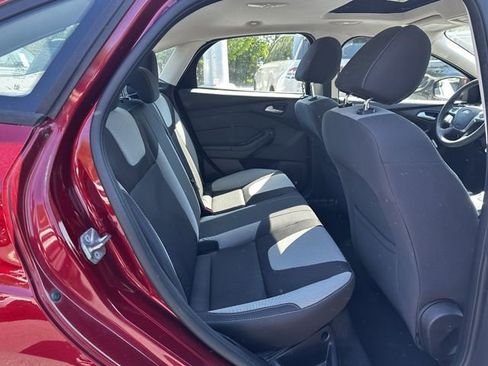 Used 2014 Ford Focus SE w/ SE Sport Package FWD image 36