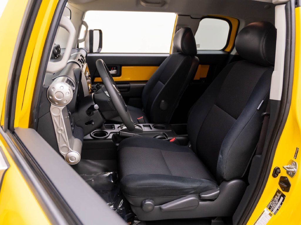 Used 2007 Toyota FJ Cruiser 4WD w/ Upgrade Pkg 2 image 18