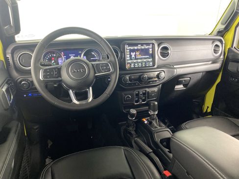 Used 2023 Jeep Wrangler Unlimited Sahara AWD/4WD image 20