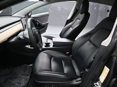 Used 2019 Tesla Model 3 Standard Range Plus image 8