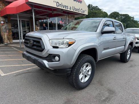 Used 2021 Toyota Tacoma SR5 AWD/4WD image 1