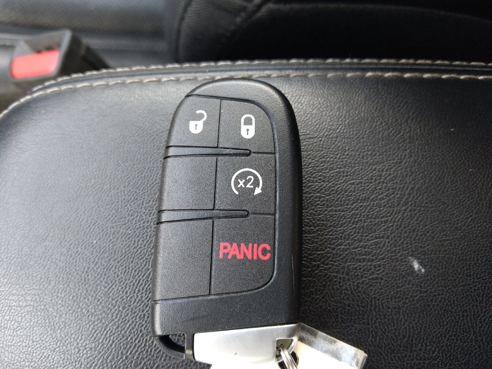 Used 2019 Jeep Cherokee Limited FWD image 32