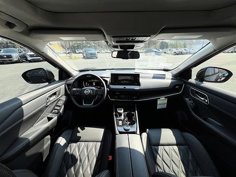 New 2026 Nissan Rogue Platinum image 15