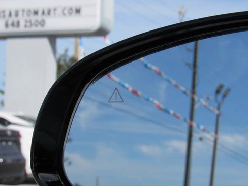 Used 2025 Genesis G70 2.5T image 21