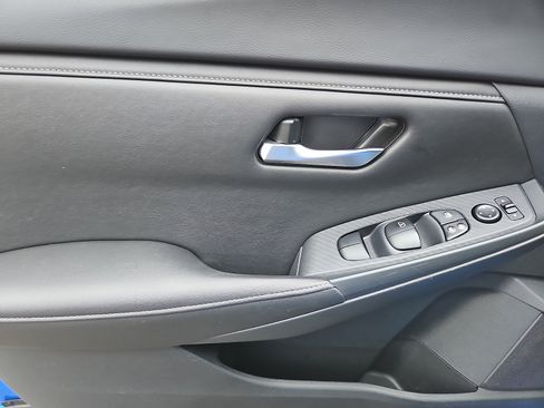 Certified 2023 Nissan Sentra SV FWD image 12