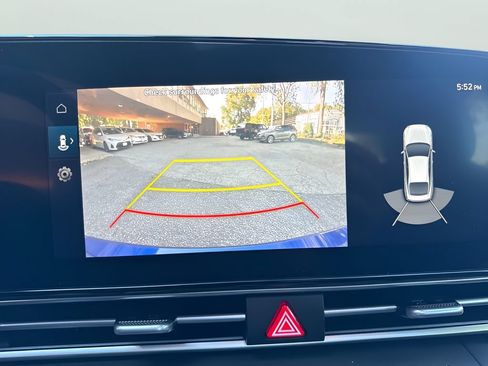 Used 2023 Hyundai Elantra Limited FWD image 27