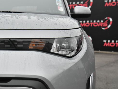 Used 2024 Kia Soul LX w/ Option Group 015 image 11