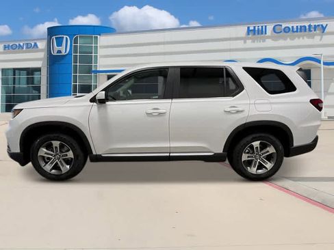 New 2025 Honda Pilot EX-L image 2