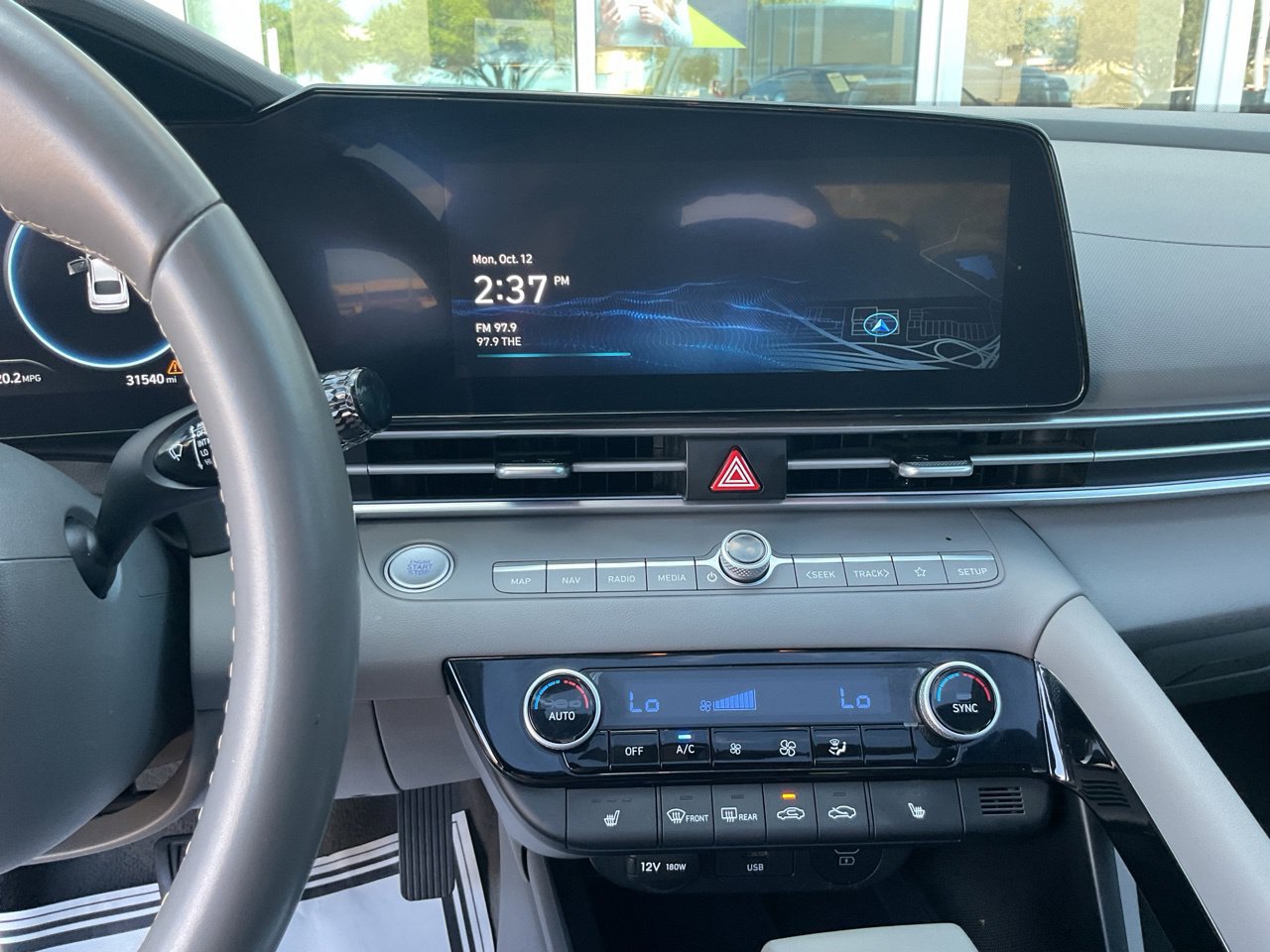 Used 2025 Hyundai Elantra SEL FWD image 27