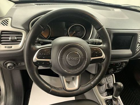 Used 2020 Jeep Compass Latitude w/ Cold Weather Group AWD/4WD image 12