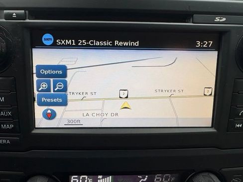 Used 2017 Nissan Titan SV RWD image 5