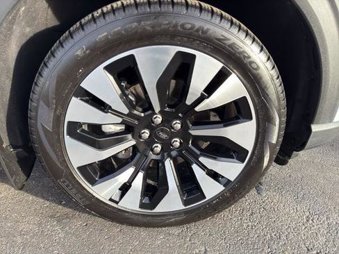 Certified 2025 Ford Explorer Platinum w/ LUX Leather Package image 12