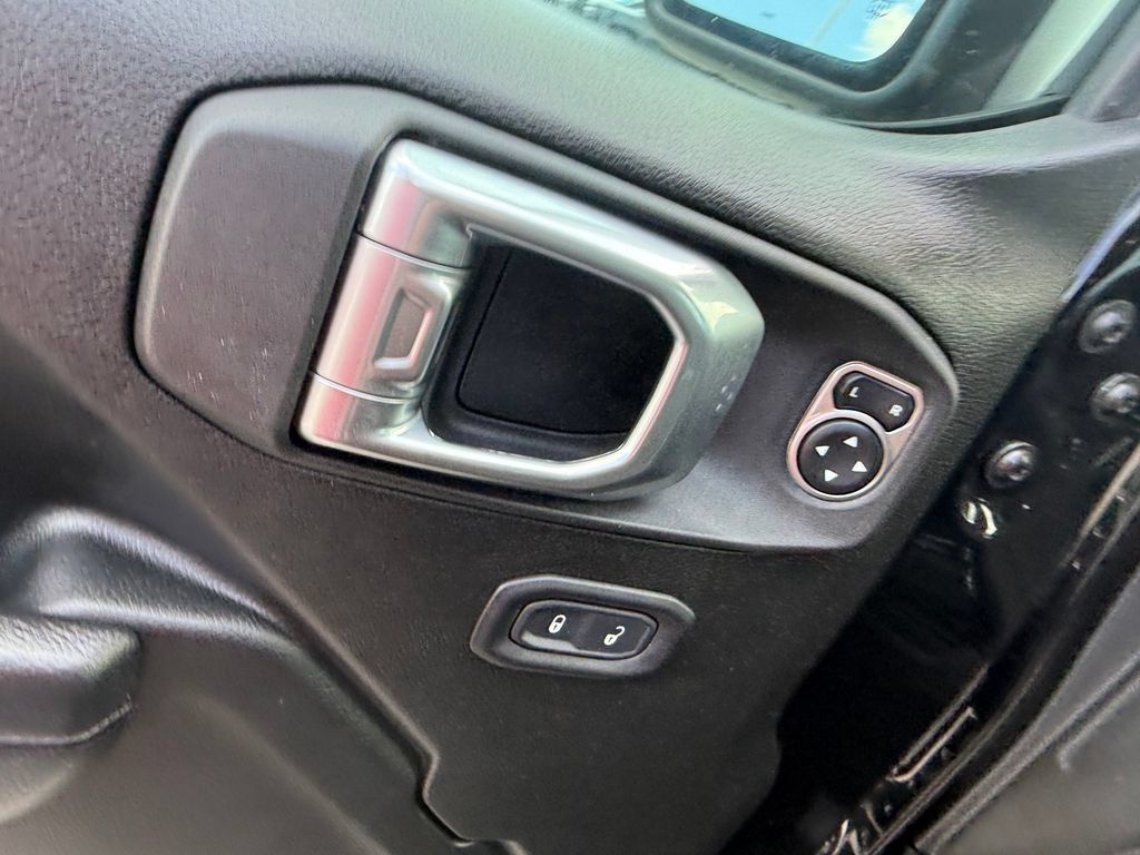 Used 2022 Jeep Gladiator Sport AWD/4WD image 6