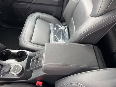 New 2025 Ford Bronco Badlands w/ Sasquatch Package AWD/4WD image 32