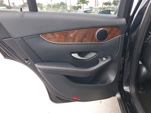 Used 2017 Mercedes-Benz GLC 300 4MATIC image 30