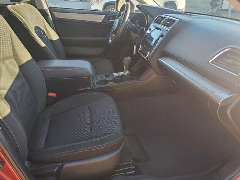 Used 2019 Subaru Outback 2.5i Premium image 14