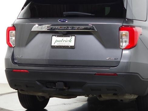 Used 2021 Ford Explorer XLT w/ Class III Trailer Tow Package AWD/4WD image 10