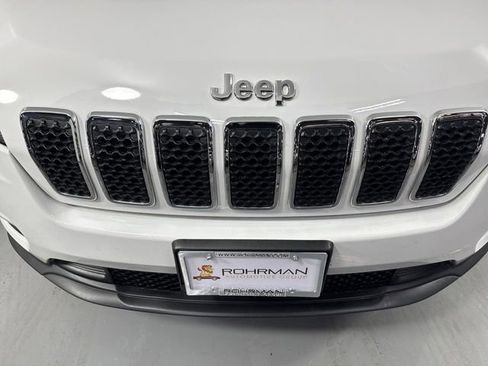 Used 2019 Jeep Cherokee Latitude w/ Cold Weather Group image 25