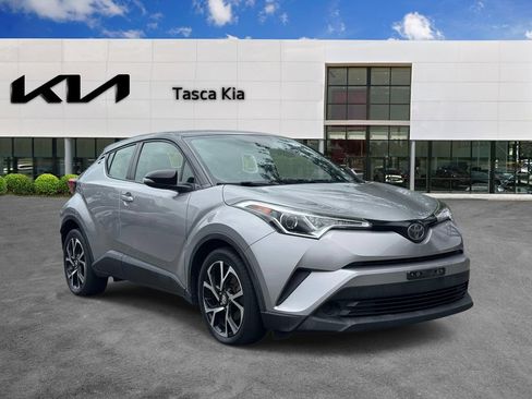 Used 2019 Toyota C-HR XLE FWD image 1