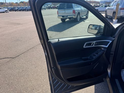 Used 2014 Ford Explorer Limited image 14