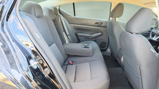 Used 2024 Nissan Altima 2.5 SV FWD image 14