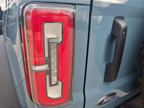 Used 2023 Ford Bronco Badlands image 35