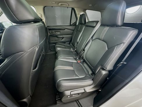 Used 2024 Honda Pilot Touring image 29