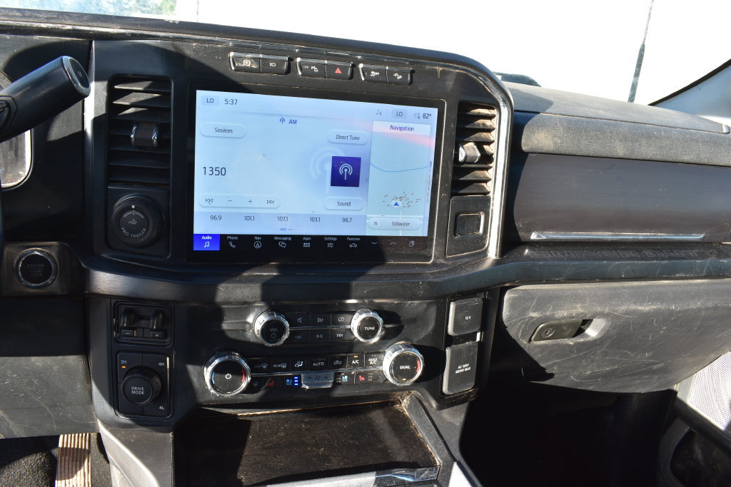 Used 2023 Ford F350 Lariat w/ Lariat Ultimate Package AWD/4WD image 13