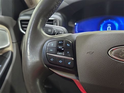 Used 2020 Ford Explorer Platinum w/ Premium Technology Package image 20