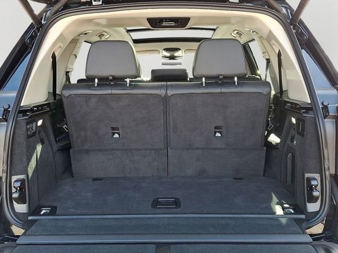 Used 2025 BMW X7 xDrive40i w/ Premium Package image 29