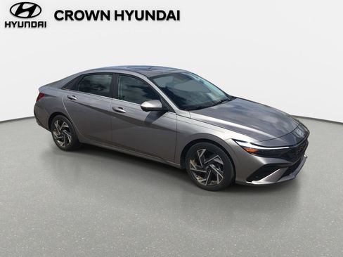 Used 2024 Hyundai Elantra Limited FWD image 3