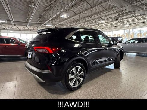 Used 2024 Ford Escape Platinum image 9