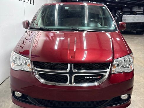 Used 2019 Dodge Grand Caravan SXT FWD image 16