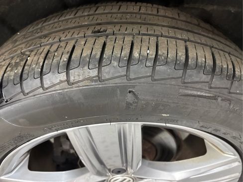 Used 2020 Volkswagen Tiguan SEL image 33