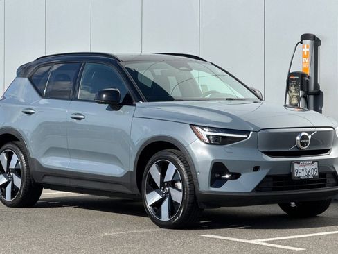 Used 2023 Volvo XC40 Recharge Ultimate AWD/4WD image 7