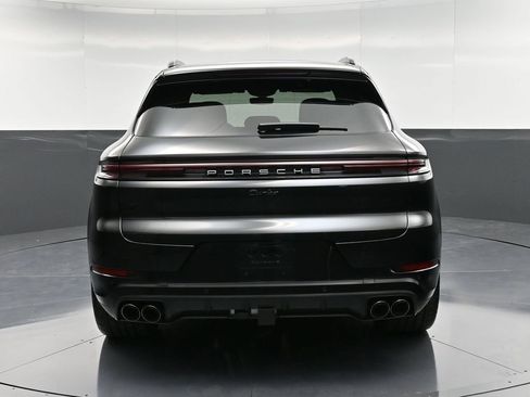 New 2026 Porsche Cayenne Turbo AWD/4WD image 7