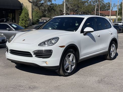 Used 2014 Porsche Cayenne S image 9