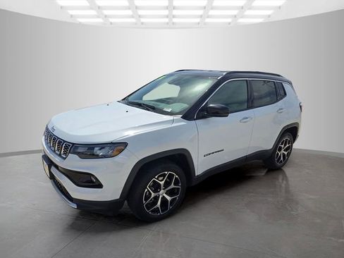 Used 2024 Jeep Compass Limited AWD/4WD image 4