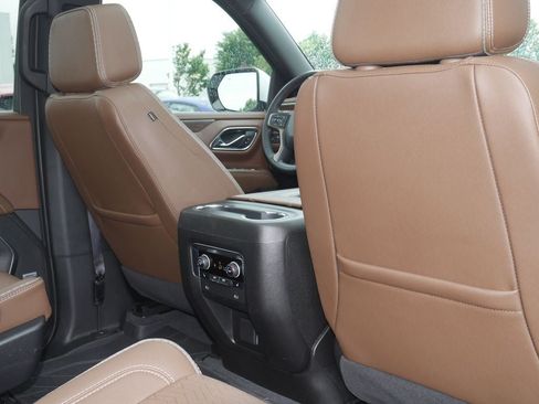 Used 2023 Chevrolet Tahoe High Country w/ Premium Package AWD/4WD image 27