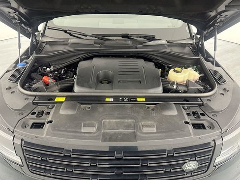 Used 2025 Land Rover Range Rover Sport SE AWD/4WD image 30