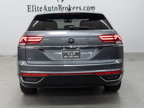 Used 2023 Volkswagen Atlas Cross Sport SE w/ Black Wheel Package AWD/4WD image 4