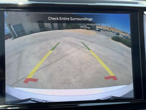 Used 2024 Chrysler Pacifica Touring-L FWD image 24
