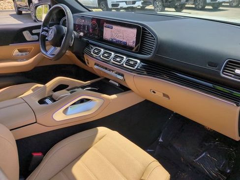 Used 2024 Mercedes-Benz GLS 450 4MATIC image 31