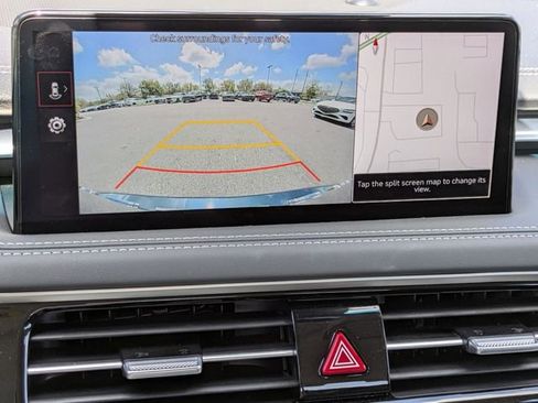 Used 2025 Genesis G70 2.5T image 19