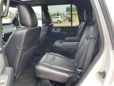 Used 2016 Ford Expedition XLT w/ Equipment Group 202A AWD/4WD image 13