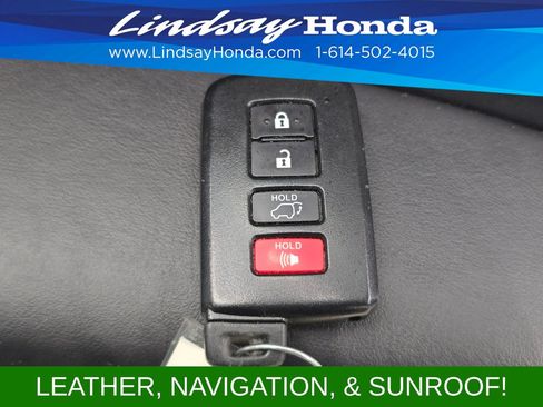Used 2019 Toyota Highlander XLE AWD/4WD image 23