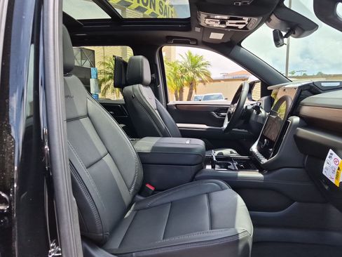 New 2026 GMC Yukon XL Denali w/ Denali Reserve Package AWD/4WD image 34